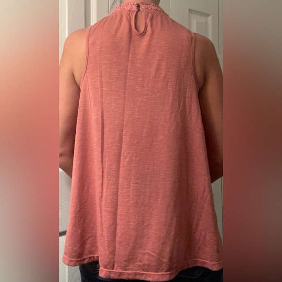 Pink Lace Sleeveless Top - Picture 3 of 4